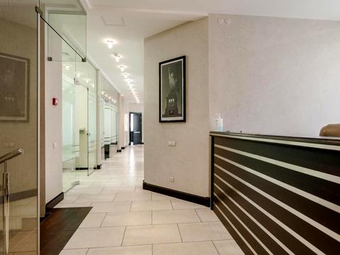 комерційна за адресою Валерія Лобановського просп. (Червонозоряний), 4-Б