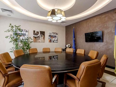 комерційна за адресою Валерія Лобановського просп. (Червонозоряний), 4-Б