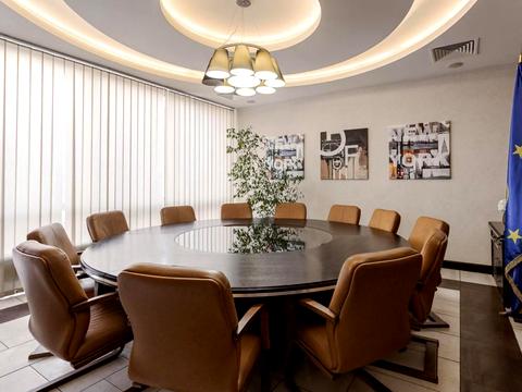 комерційна за адресою Валерія Лобановського просп. (Червонозоряний), 4-Б