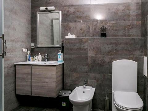 комерційна за адресою Валерія Лобановського просп. (Червонозоряний), 4-Б