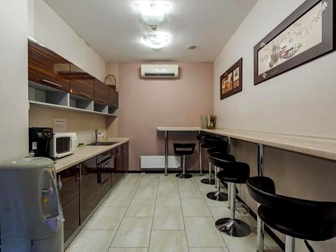 комерційна за адресою Валерія Лобановського просп. (Червонозоряний), 4-Б