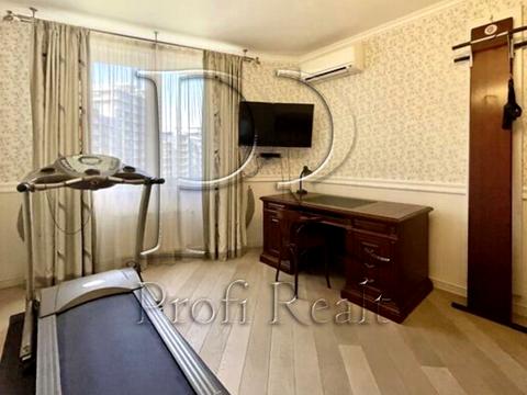 квартира за адресою Раїси Окіпної вул., 10