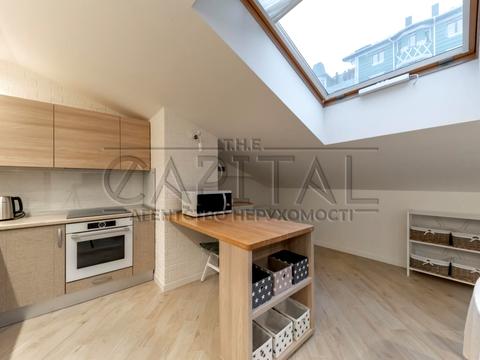 квартира за адресою Дегтярна вул., 10