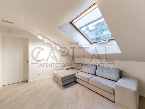 квартира за адресою Дегтярна вул., 10