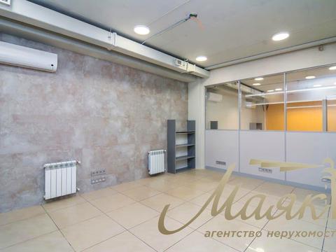 комерційна за адресою Спортивна пл., 3