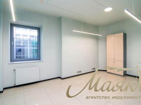 комерційна за адресою Спортивна пл., 3