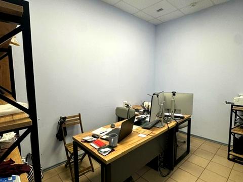 комерційна за адресою Олександра Мишуги вул., 2