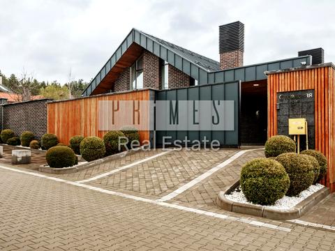 дом по адресу вул. Стоянська, 8/1