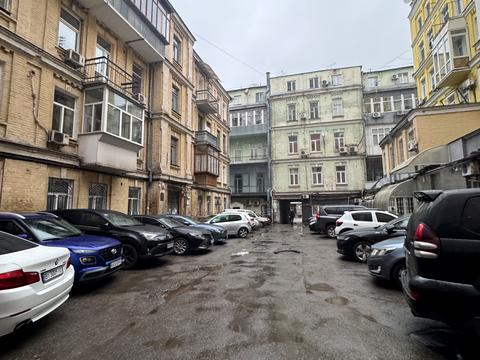 коммерческая по адресу Жилянская ул., 5Б