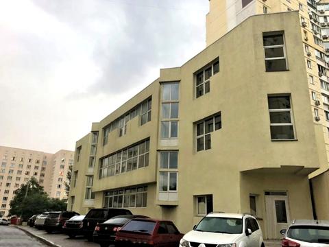 комерційна за адресою Федора Ернста вул., 8а