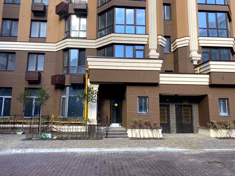 коммерческая по адресу Радісна, 6