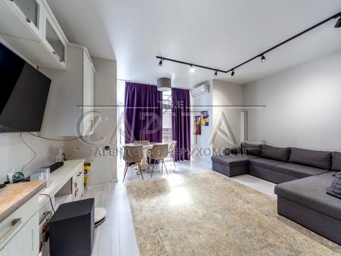 будинок за адресою Івана Миколайчука