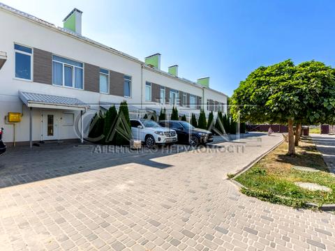 будинок за адресою Івана Миколайчука