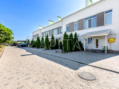 будинок за адресою Івана Миколайчука