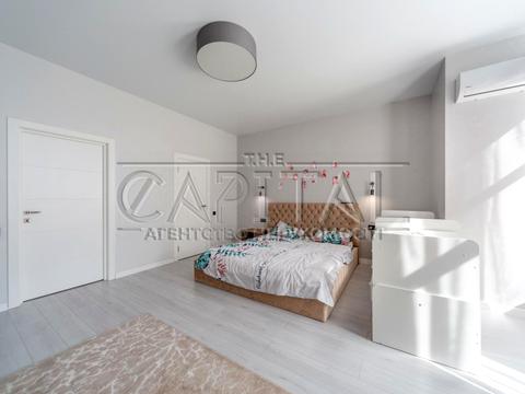 будинок за адресою Івана Миколайчука