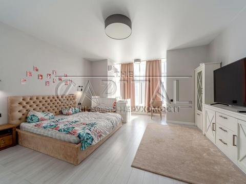 будинок за адресою Івана Миколайчука