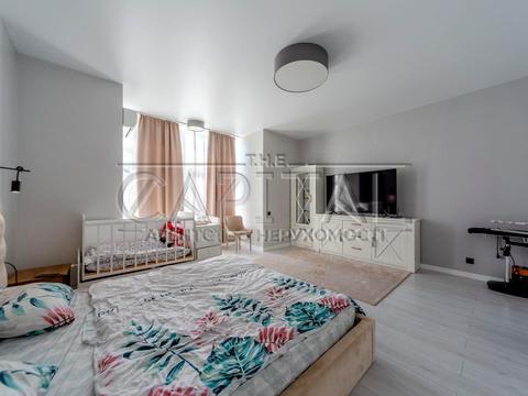 будинок за адресою Івана Миколайчука