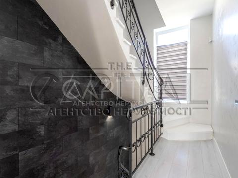 будинок за адресою Івана Миколайчука