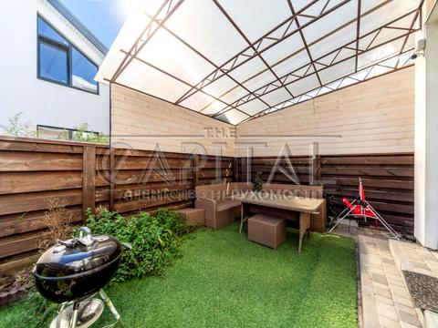 будинок за адресою Івана Миколайчука