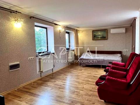 будинок за адресою Святотроїцька