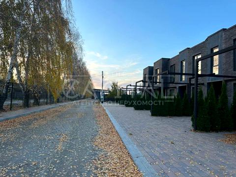 будинок за адресою Радісна