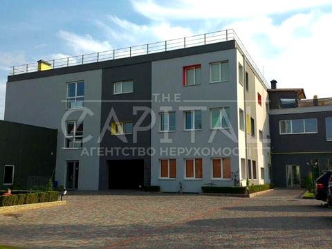 коммерческая по адресу Лесі Українки, 2