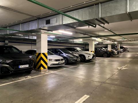 паркомісце за адресою Голосіївський просп. (40-річчя Жовтня), 62