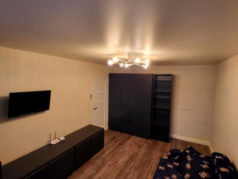 квартира за адресою Анни Ахматової вул., 16-В