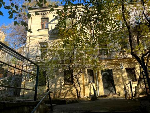 комерційна за адресою Басейна вул., 19