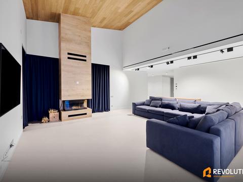 будинок за адресою Набережна вул.