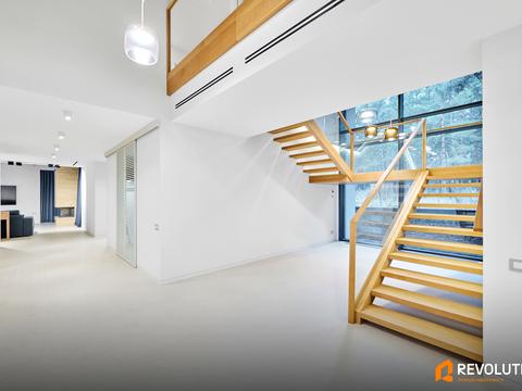 будинок за адресою Набережна вул.