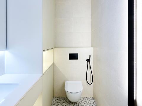 будинок за адресою Набережна вул.