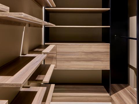 будинок за адресою Набережна вул.