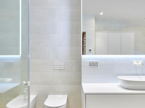 будинок за адресою Набережна вул.