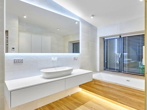 будинок за адресою Набережна вул.