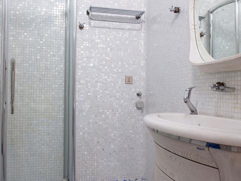 квартира за адресою Київ, Дніпровська набережна вул., 14