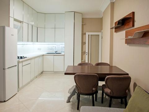 квартира за адресою Дніпровська набережна вул., 14