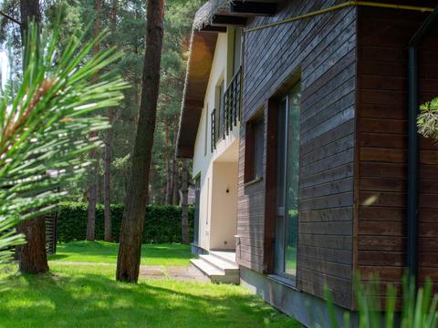 будинок за адресою Набережна вул.