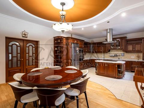 будинок за адресою с. Козин, вул. Київська