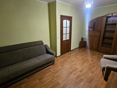 квартира за адресою Бориса Гмирі вул., 12-Б