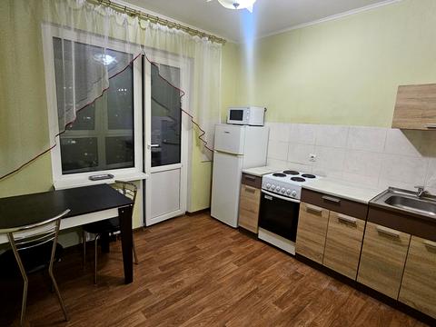 квартира за адресою Бориса Гмирі вул., 12-Б