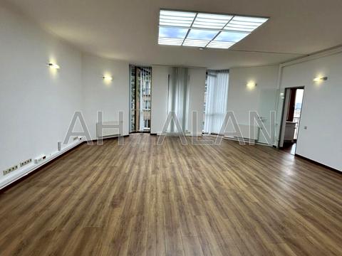 коммерческая по адресу Крутой спуск, 7