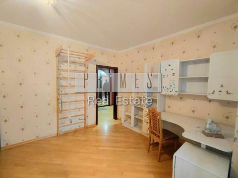 квартира за адресою Раїси Окіпної вул., 4