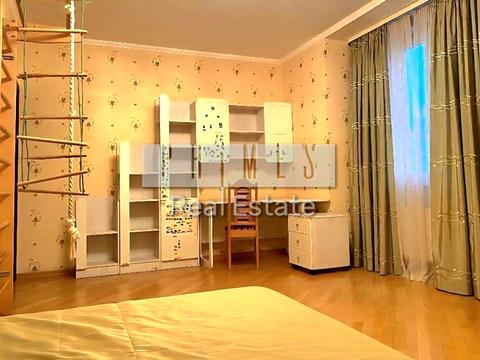 квартира за адресою Раїси Окіпної вул., 4