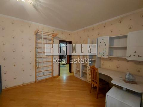 квартира за адресою Раїси Окіпної вул., 4