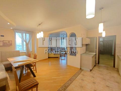 квартира за адресою Раїси Окіпної вул., 4