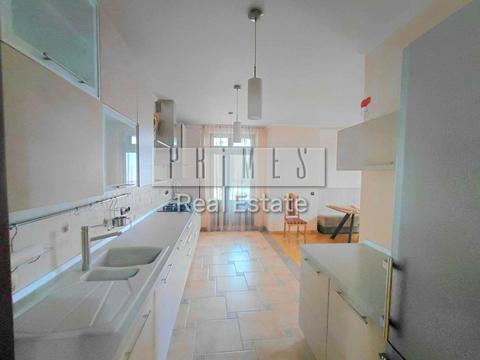 квартира за адресою Раїси Окіпної вул., 4