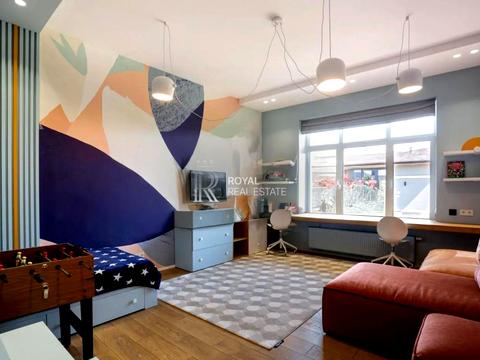 дом по адресу центральна, 1