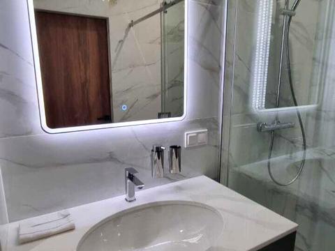 квартира за адресою Андрія Верхогляда вул. (Михайла Драгомирова), 14-А