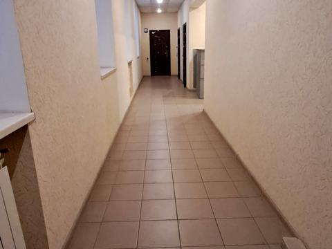 комерційна за адресою Куренівська вул., 21